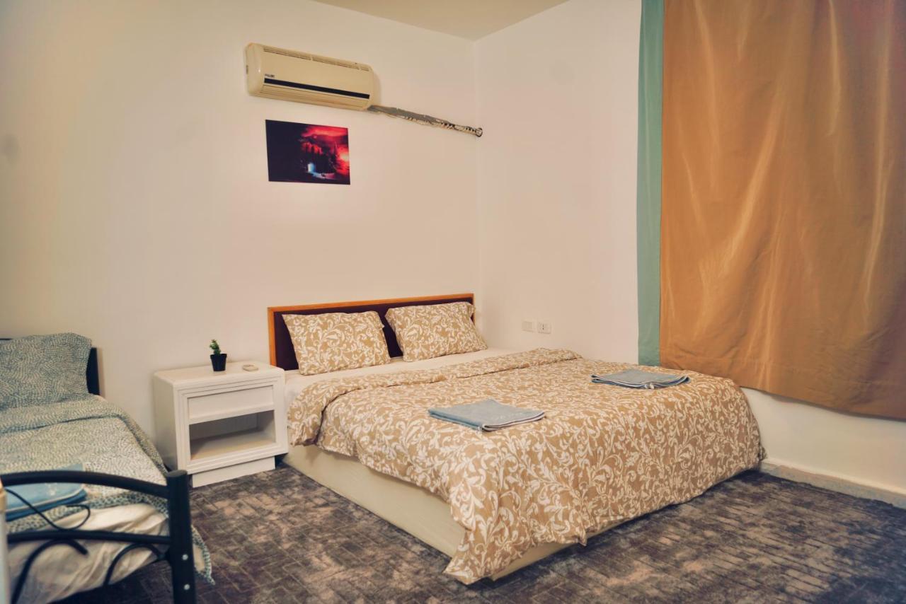 Petra Main Gate Studios وادي موسى المظهر الخارجي الصورة